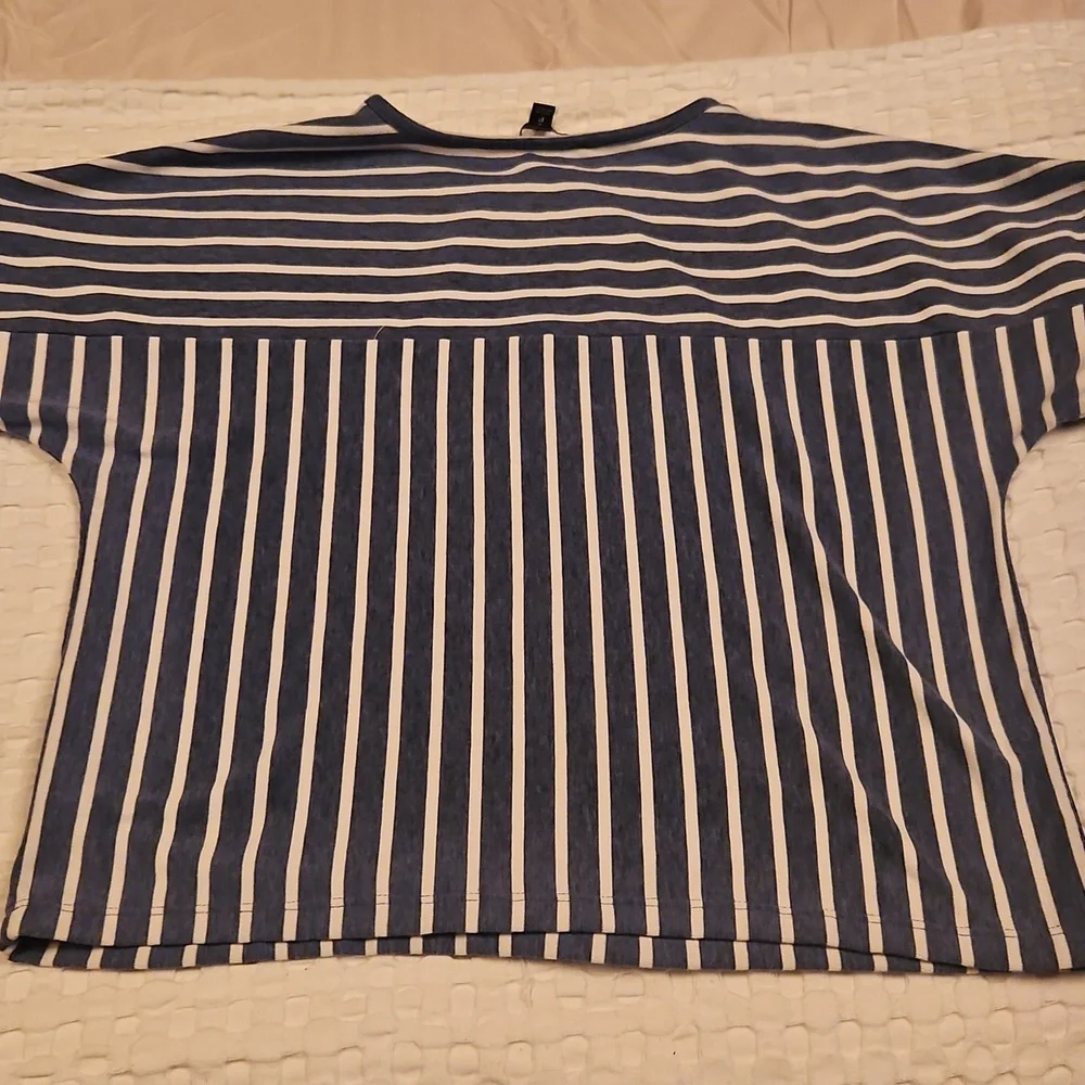 Banana Republic Navy and White Striped Tee - Picture 3 of 4